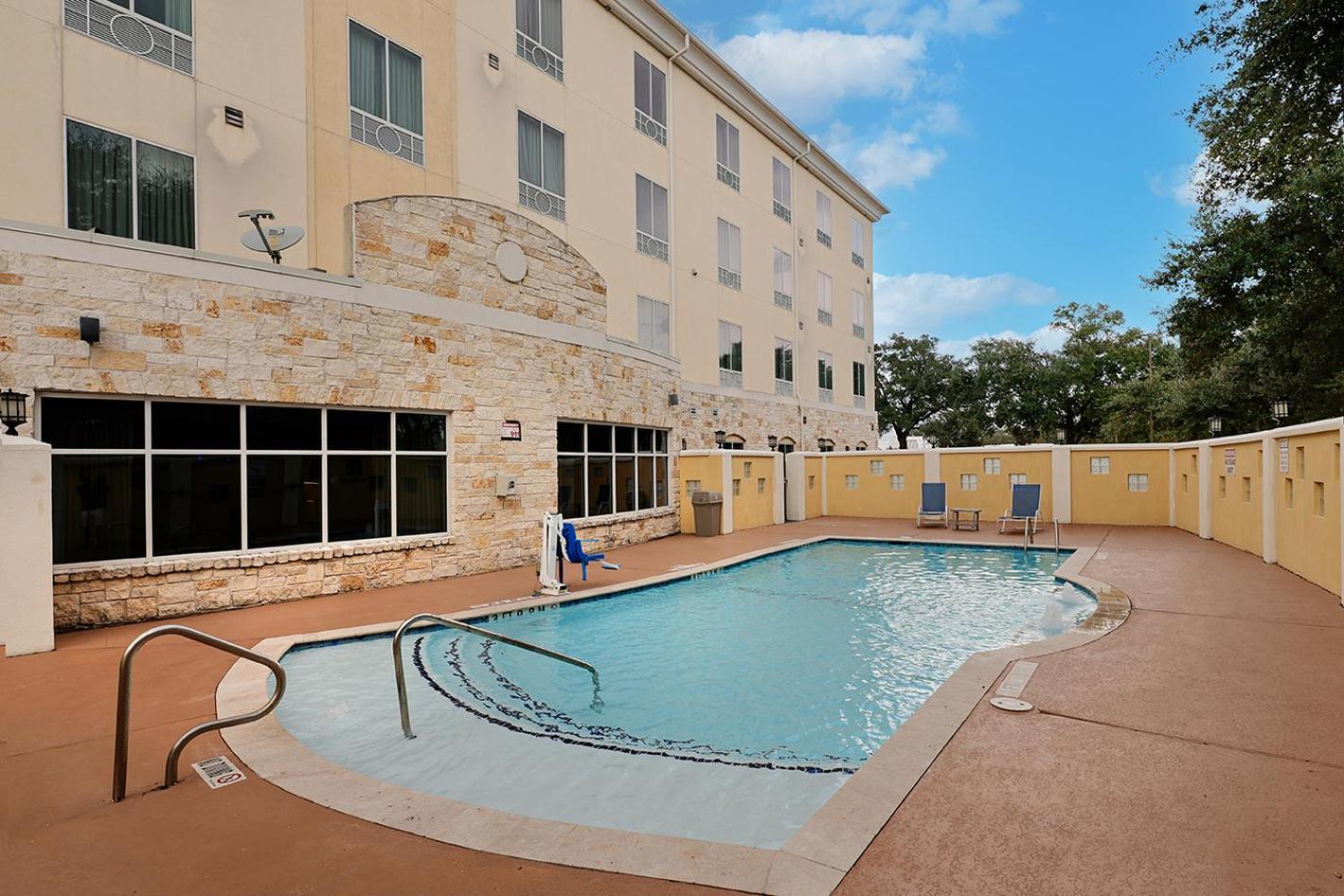 Holiday Inn Express & Suites Houston Northwest-Brookhollow By Ihg Buitenkant foto