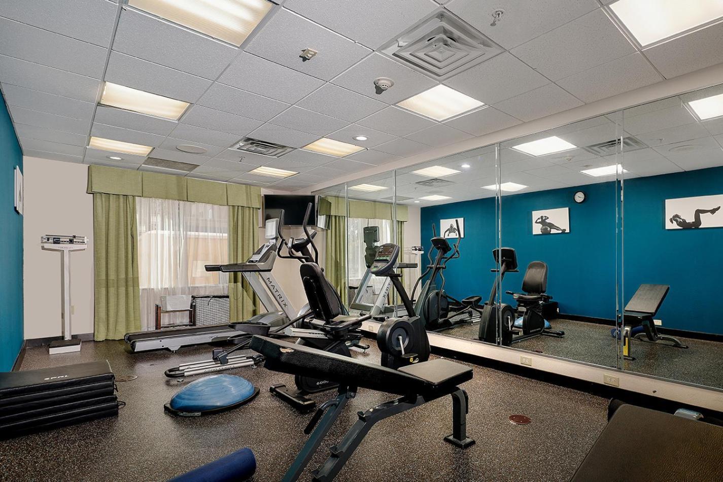 Holiday Inn Express & Suites Houston Northwest-Brookhollow By Ihg Buitenkant foto