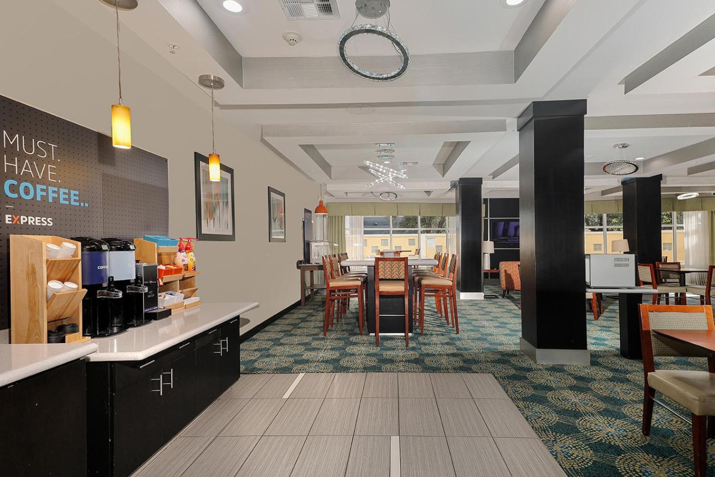 Holiday Inn Express & Suites Houston Northwest-Brookhollow By Ihg Buitenkant foto