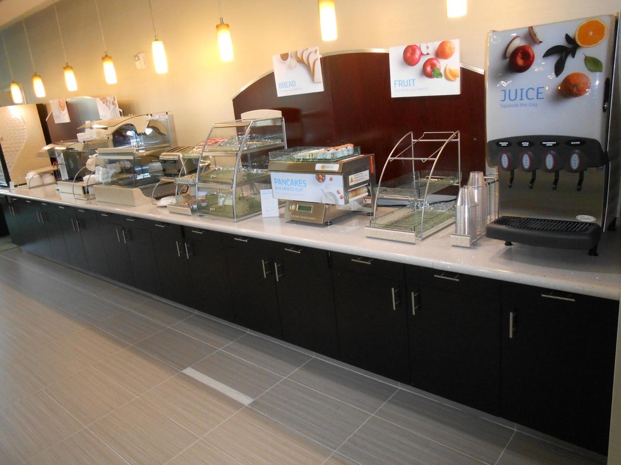 Holiday Inn Express & Suites Houston Northwest-Brookhollow By Ihg Buitenkant foto